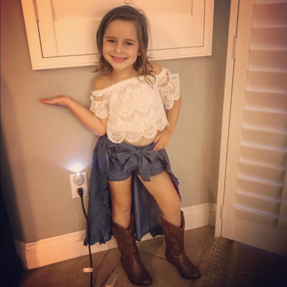 3 piece chambray/lace set, size 4 (pageant ooc)